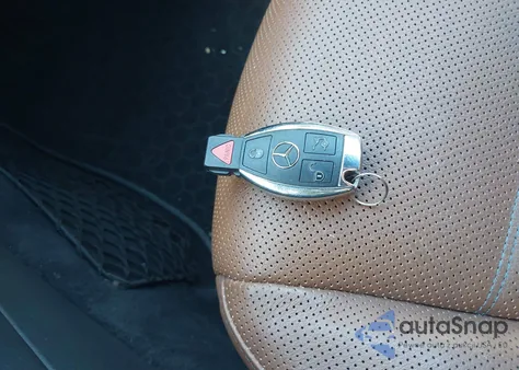 2016 Mercedes-Benz Glc 300 4Matic from USA, damaged, VIN WDC0G4KB7GF096602